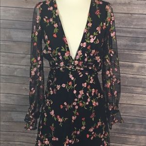 Flower embroidered backless dress